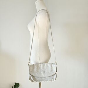 Elegant Cream Shoulder Bag Ostrich Vintage
